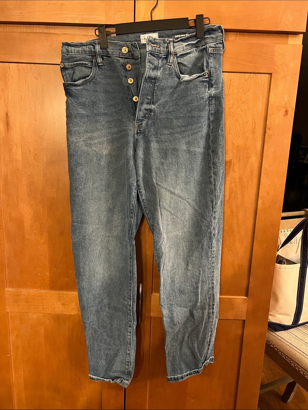 Nicole Miller Women's Cropped Blue Denim Jeans - Button-Fly